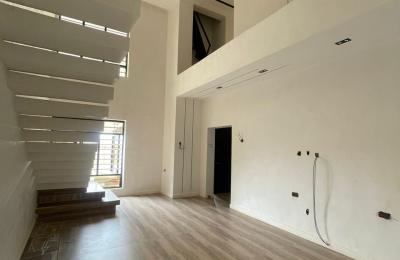 5 BEDROOM DUPLEX