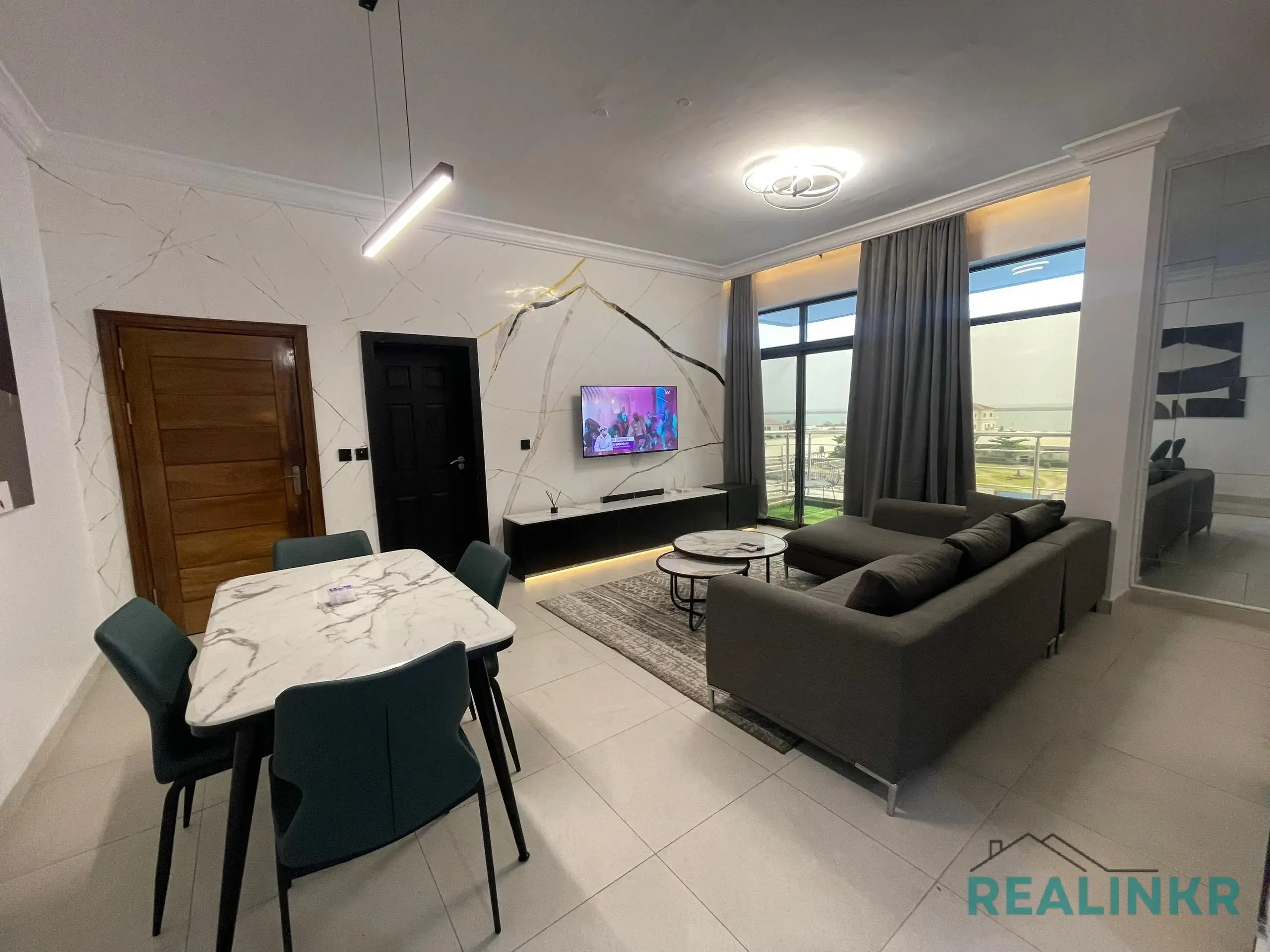 1 Bedroom Service Apartment Fully Furnished