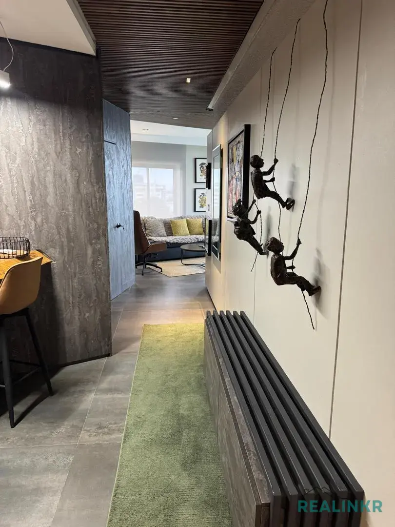 Fully Furnished Waterfront 1 bedroom Serviced Apartment