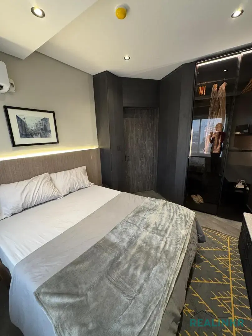 Fully Furnished Waterfront 1 bedroom Serviced Apartment