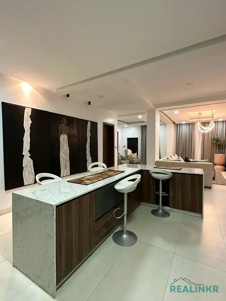 Fully Furnished 2 Bedroom Serviced Apartment