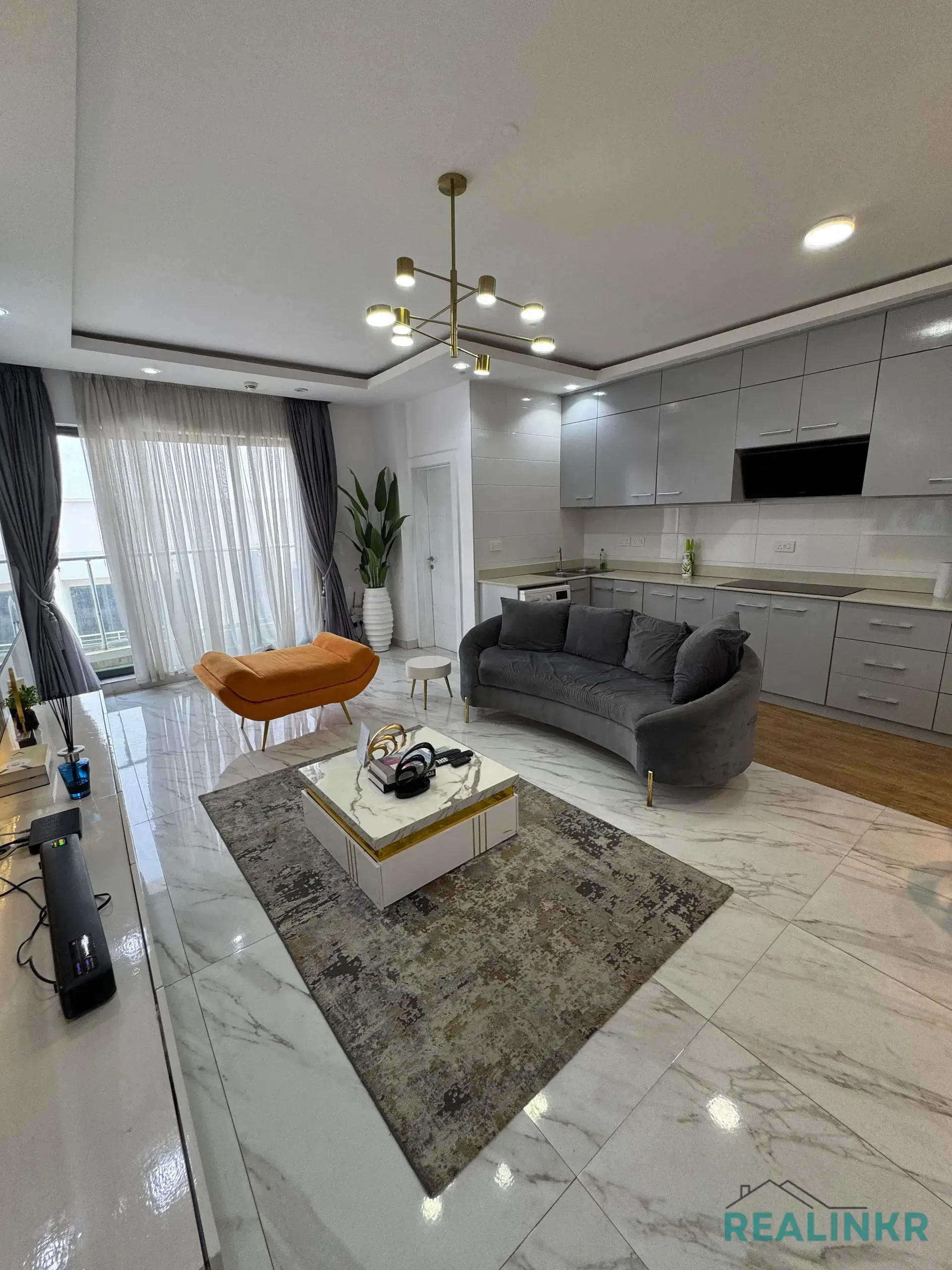 Fully Furnished 2 Bedroom Serviced Apartment